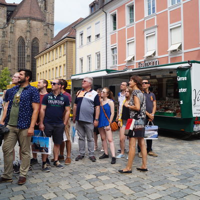 Sightseeing in Ansbach: Badmintonspieler aus Ansbach und Anglet erkunden gemeinsam die Innenstadt