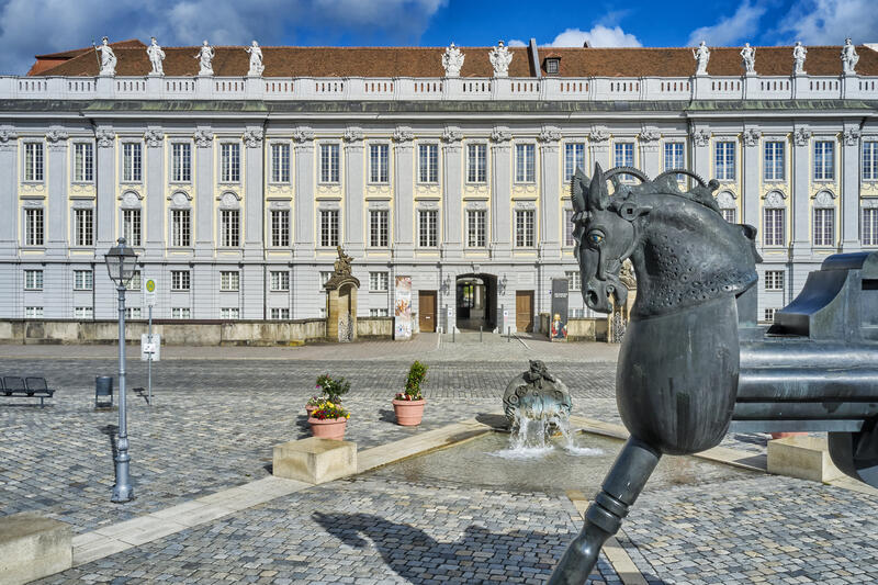 Schlossplatz und markgräfliche Residenz