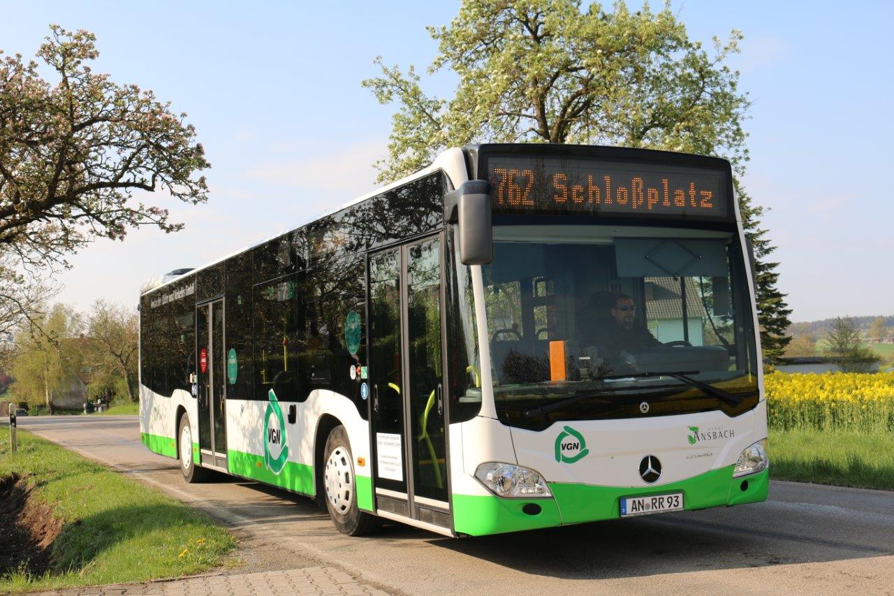 Bild vergrößern: Ein Linienbus der Ansbacher Bäder und Verkehrs GmbH