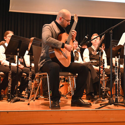 Bild vergr��ern: Gitarrist Giordano Moriconi aus Fermo
