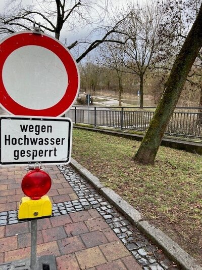 Bild vergr��ern: Symbolbild: Rezatparkplatz gesperrt
