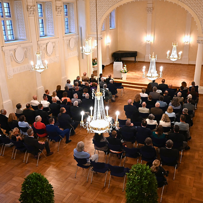 Verabschiedung scheidender und Empfang neuer Stadtr&auml;te 2026