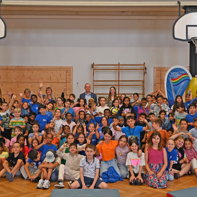 Bild vergr��ern: Die kleinen Ansbacher Klimasch�tzer an der Karolinenschule